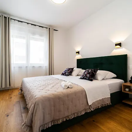 Skyline Retreat - Private Rooftop Wellness *