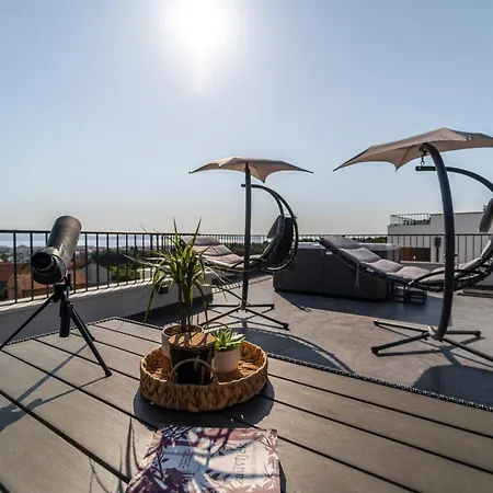 Skyline Retreat - Private Rooftop Wellness