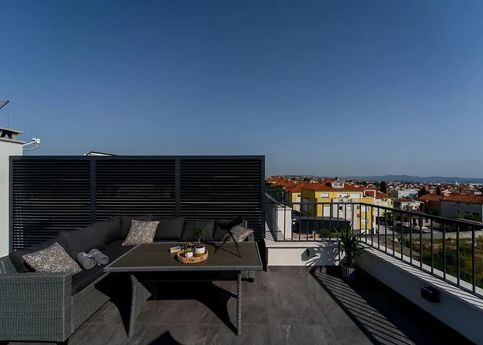 Апартаменты Skyline Retreat *