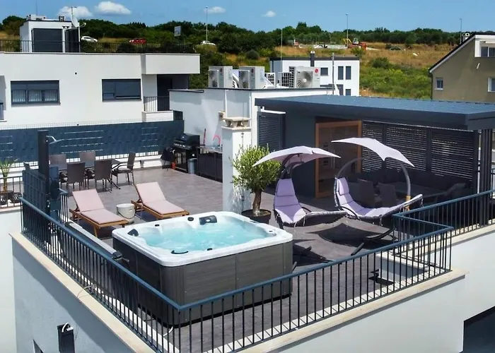 Skyline Retreat アパート ザダル